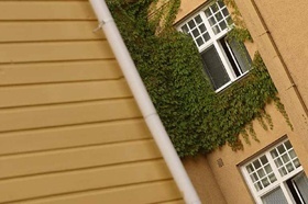 Fensterdekoration mit Vorhängen und Gardinen für Flügelfenster Flügelfenster sind weit verbreitet